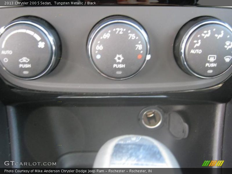 Tungsten Metallic / Black 2013 Chrysler 200 S Sedan