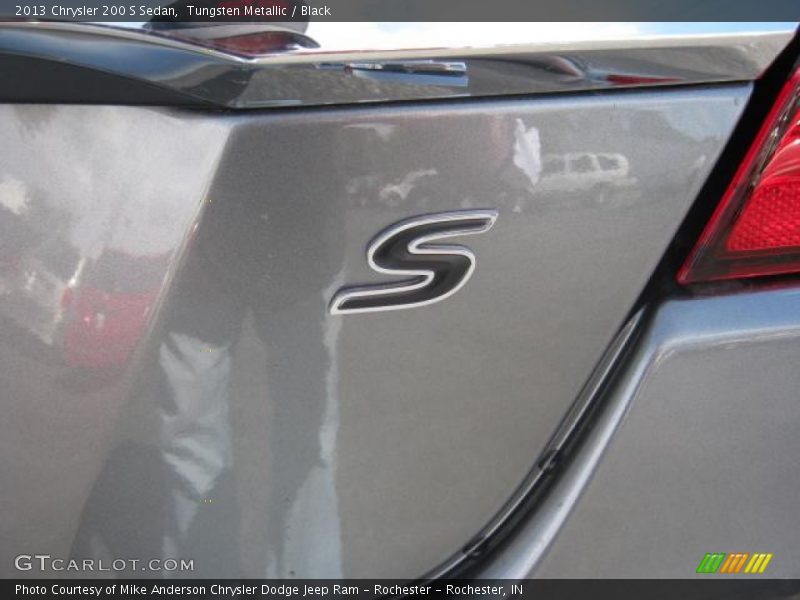 Tungsten Metallic / Black 2013 Chrysler 200 S Sedan