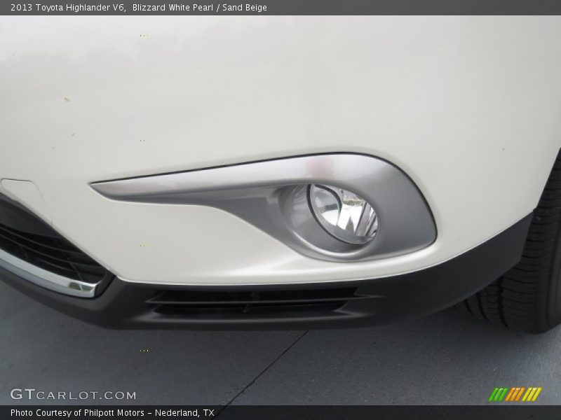Blizzard White Pearl / Sand Beige 2013 Toyota Highlander V6