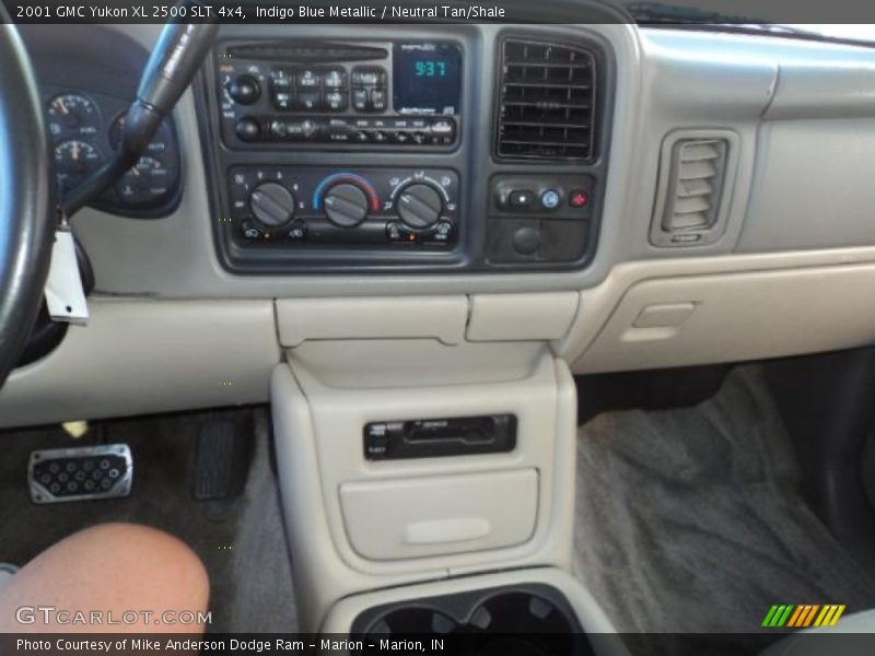 Indigo Blue Metallic / Neutral Tan/Shale 2001 GMC Yukon XL 2500 SLT 4x4