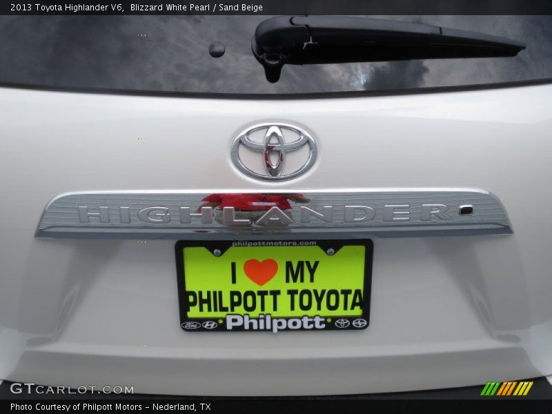 Blizzard White Pearl / Sand Beige 2013 Toyota Highlander V6