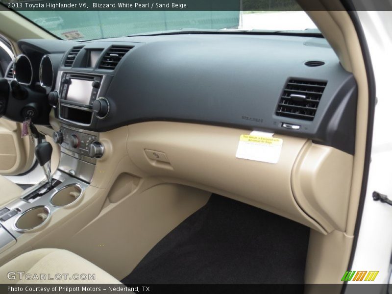 Blizzard White Pearl / Sand Beige 2013 Toyota Highlander V6