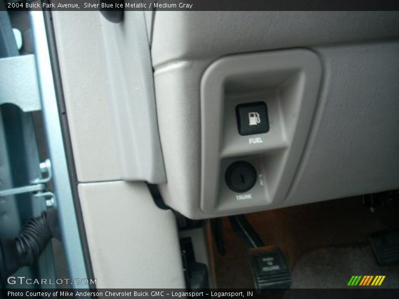 Silver Blue Ice Metallic / Medium Gray 2004 Buick Park Avenue