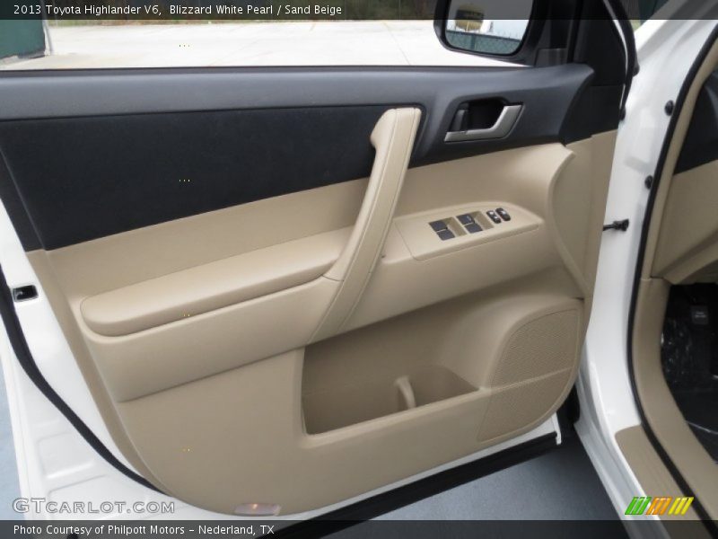 Door Panel of 2013 Highlander V6