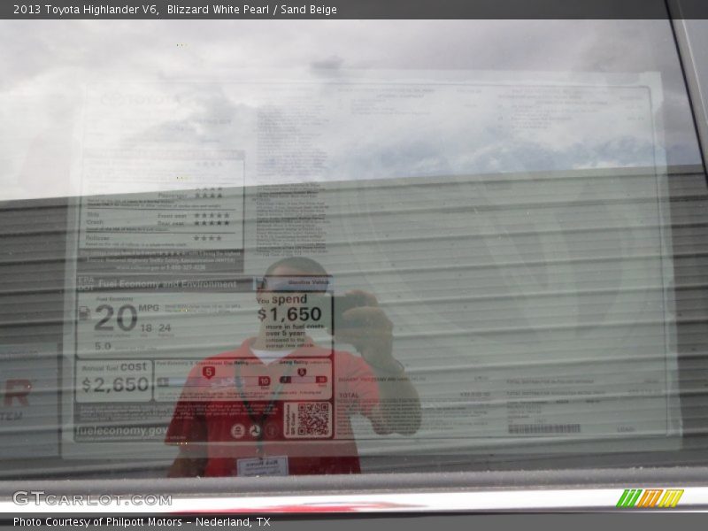 Blizzard White Pearl / Sand Beige 2013 Toyota Highlander V6