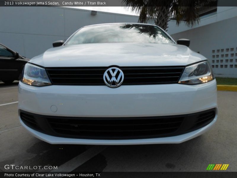 Candy White / Titan Black 2013 Volkswagen Jetta S Sedan