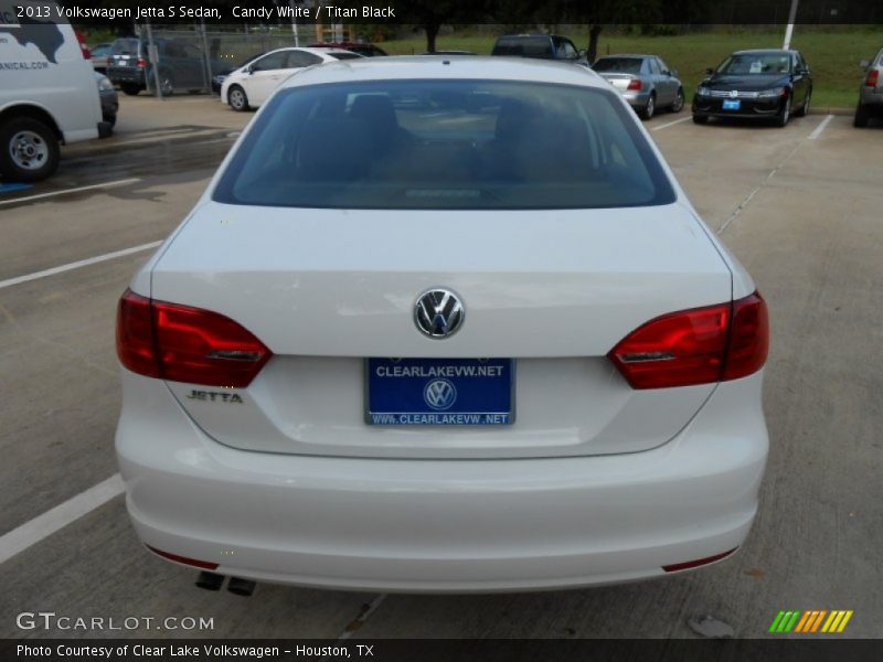 Candy White / Titan Black 2013 Volkswagen Jetta S Sedan