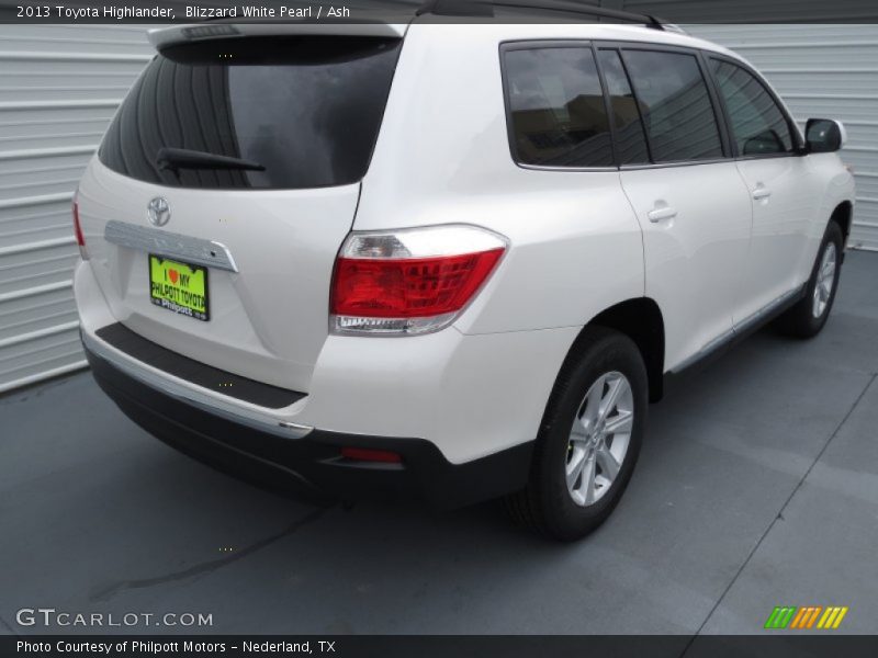 Blizzard White Pearl / Ash 2013 Toyota Highlander