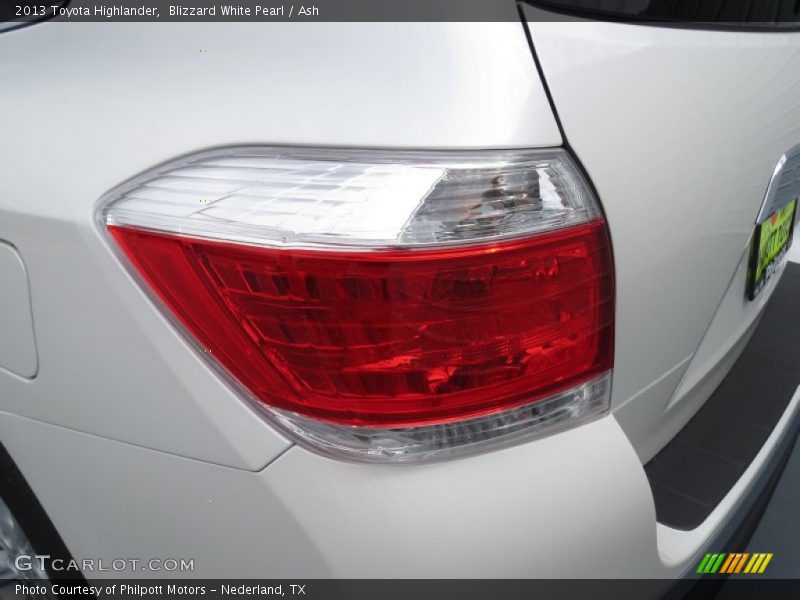 Blizzard White Pearl / Ash 2013 Toyota Highlander