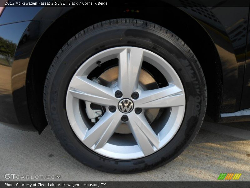 Black / Cornsilk Beige 2013 Volkswagen Passat 2.5L SE