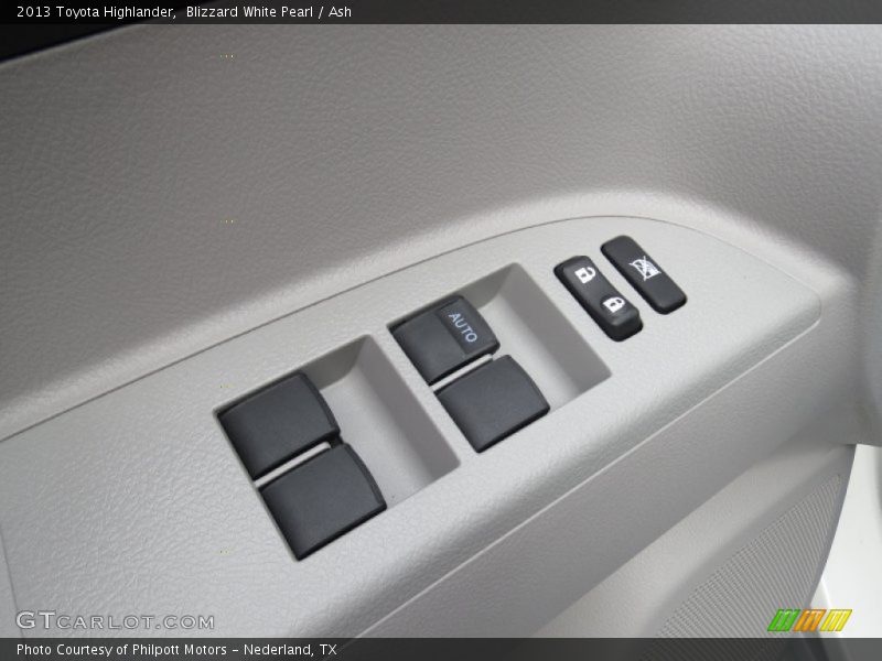 Blizzard White Pearl / Ash 2013 Toyota Highlander