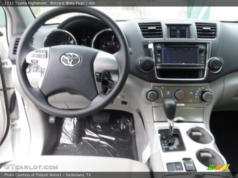 Blizzard White Pearl / Ash 2013 Toyota Highlander