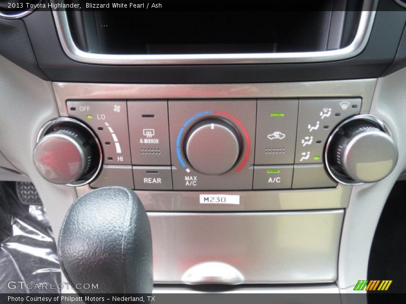 Blizzard White Pearl / Ash 2013 Toyota Highlander