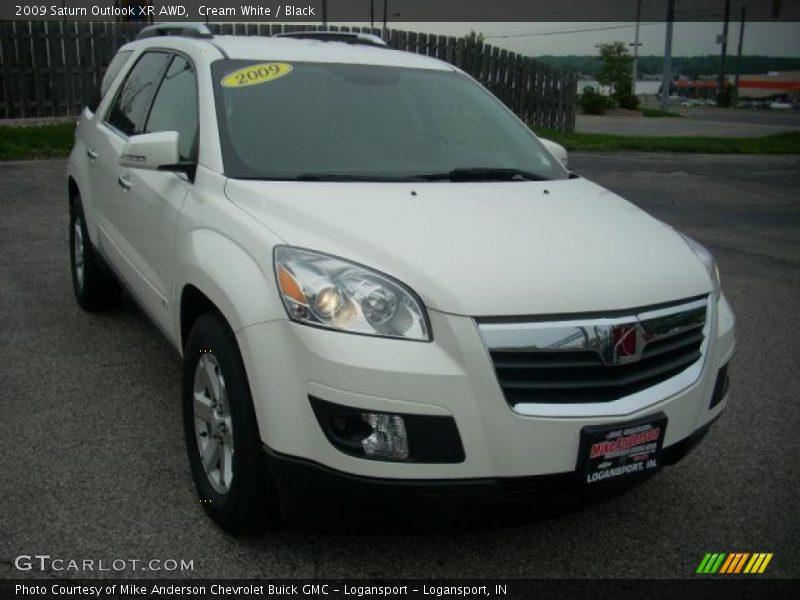 Cream White / Black 2009 Saturn Outlook XR AWD