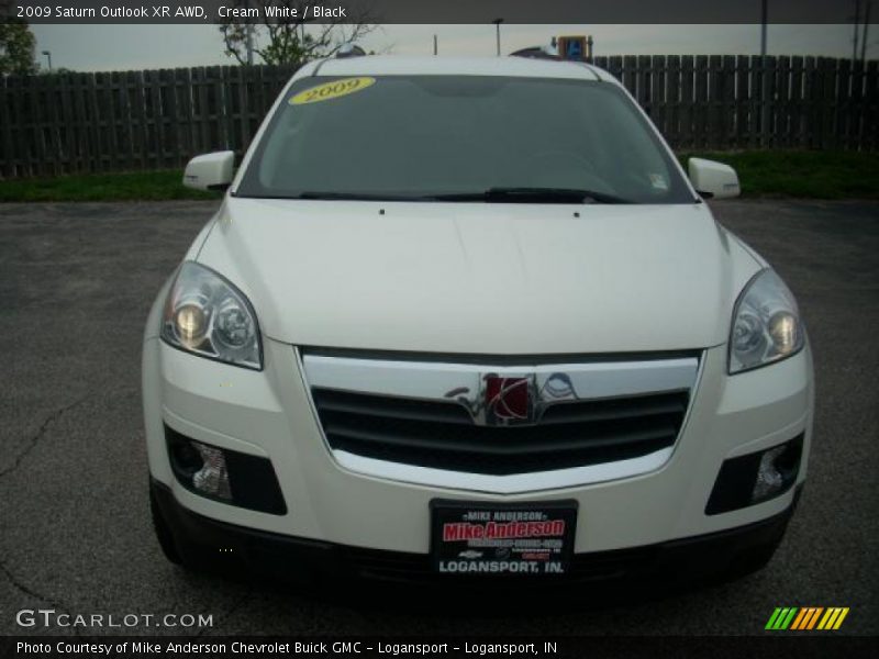 Cream White / Black 2009 Saturn Outlook XR AWD