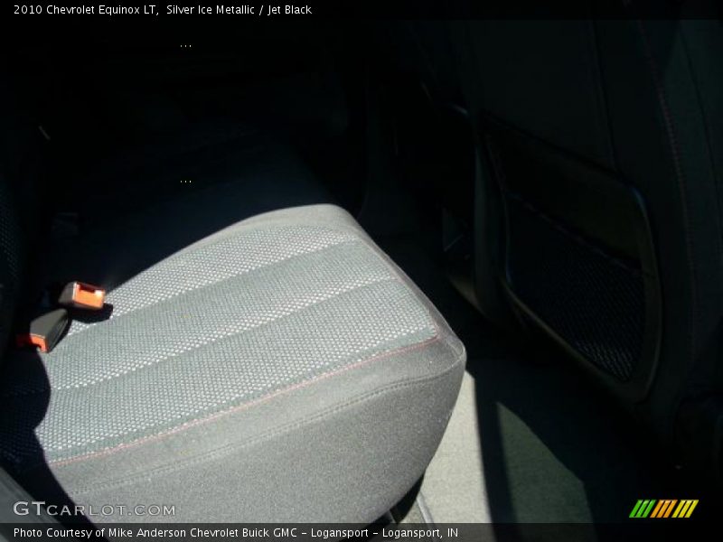 Silver Ice Metallic / Jet Black 2010 Chevrolet Equinox LT
