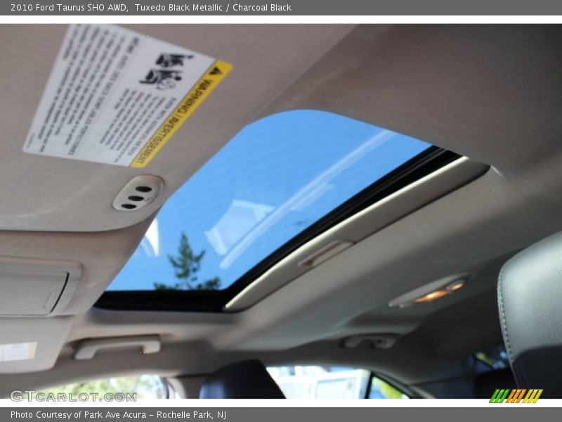 Tuxedo Black Metallic / Charcoal Black 2010 Ford Taurus SHO AWD