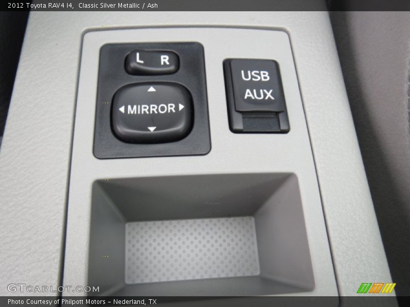 Classic Silver Metallic / Ash 2012 Toyota RAV4 I4