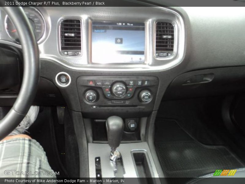 Blackberry Pearl / Black 2011 Dodge Charger R/T Plus