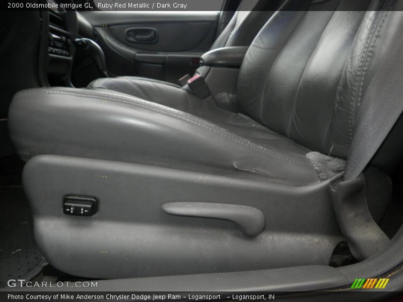 Ruby Red Metallic / Dark Gray 2000 Oldsmobile Intrigue GL