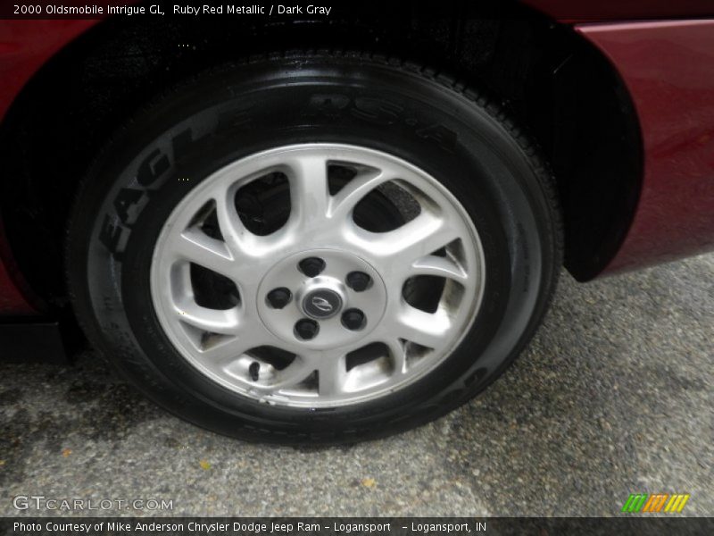 Ruby Red Metallic / Dark Gray 2000 Oldsmobile Intrigue GL