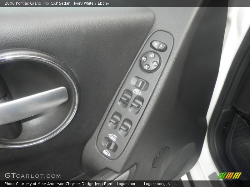 Ivory White / Ebony 2006 Pontiac Grand Prix GXP Sedan