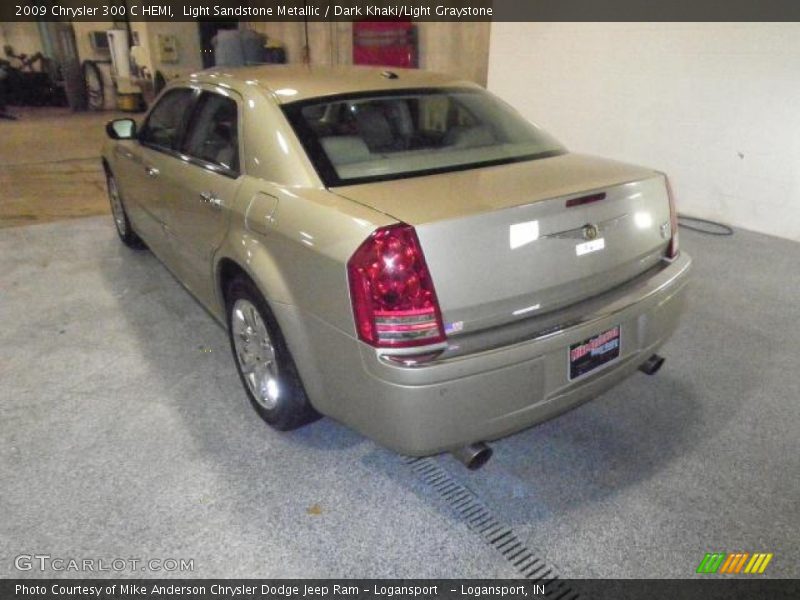 Light Sandstone Metallic / Dark Khaki/Light Graystone 2009 Chrysler 300 C HEMI