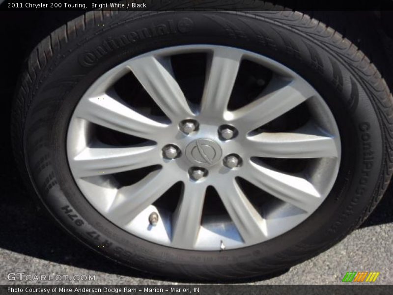 Bright White / Black 2011 Chrysler 200 Touring