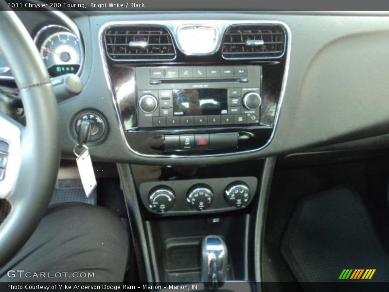 Bright White / Black 2011 Chrysler 200 Touring