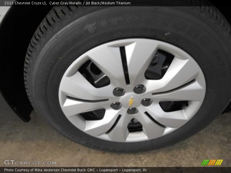 Cyber Gray Metallic / Jet Black/Medium Titanium 2013 Chevrolet Cruze LS