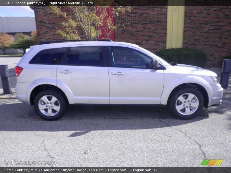 Bright Silver Metallic / Black 2013 Dodge Journey SE