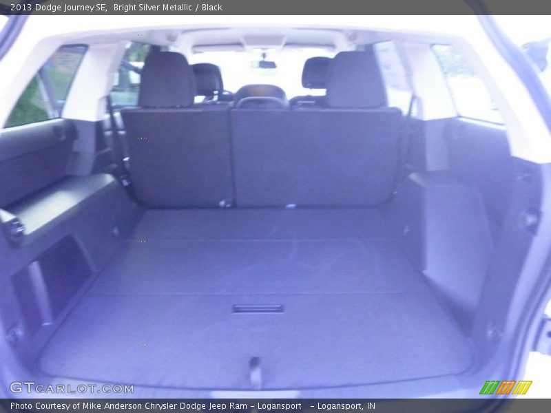Bright Silver Metallic / Black 2013 Dodge Journey SE