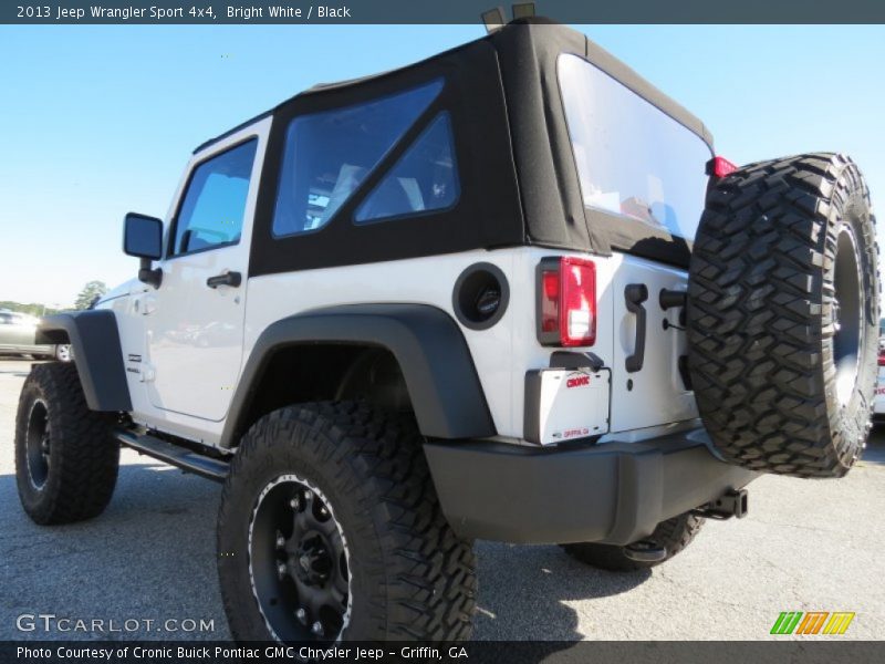 Bright White / Black 2013 Jeep Wrangler Sport 4x4