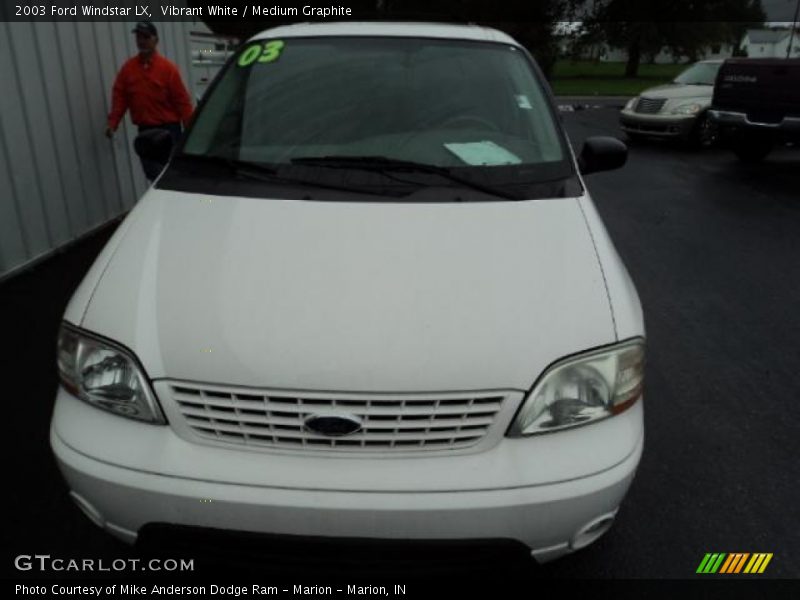 Vibrant White / Medium Graphite 2003 Ford Windstar LX