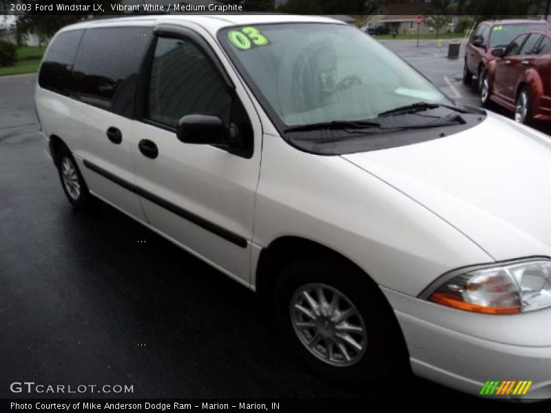 Vibrant White / Medium Graphite 2003 Ford Windstar LX