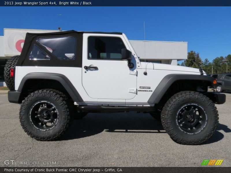 Bright White / Black 2013 Jeep Wrangler Sport 4x4