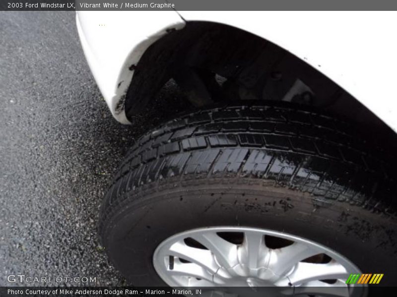 Vibrant White / Medium Graphite 2003 Ford Windstar LX