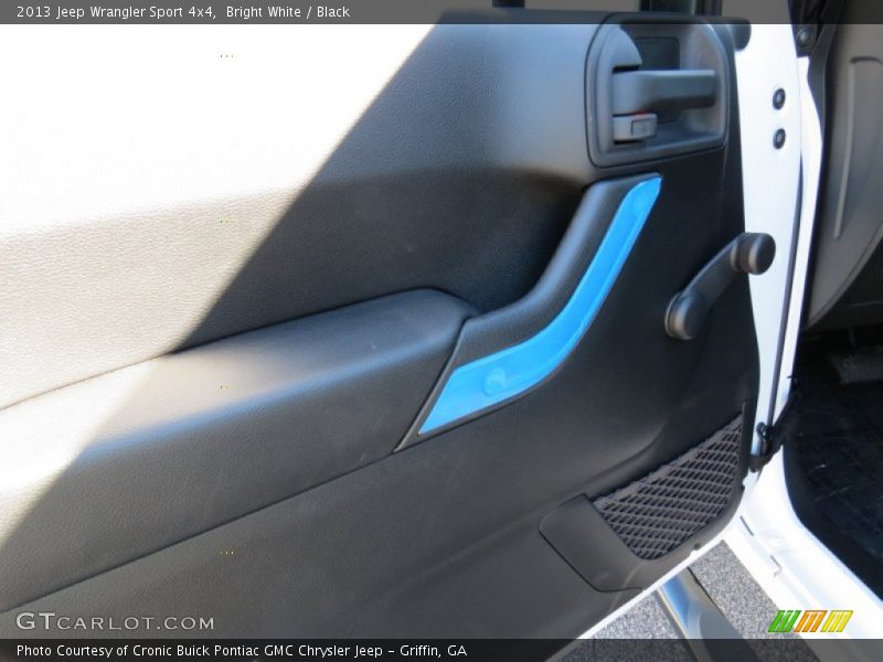 Bright White / Black 2013 Jeep Wrangler Sport 4x4
