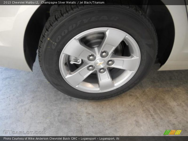 Champagne Silver Metallic / Jet Black/Titanium 2013 Chevrolet Malibu LS