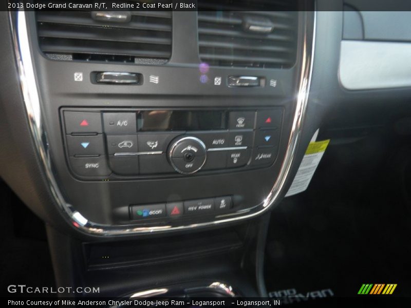 Redline 2 Coat Pearl / Black 2013 Dodge Grand Caravan R/T