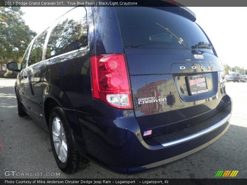 True Blue Pearl / Black/Light Graystone 2013 Dodge Grand Caravan SXT