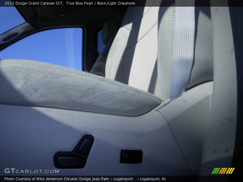 True Blue Pearl / Black/Light Graystone 2013 Dodge Grand Caravan SXT