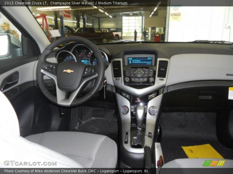 Champagne Silver Metallic / Medium Titanium 2013 Chevrolet Cruze LT