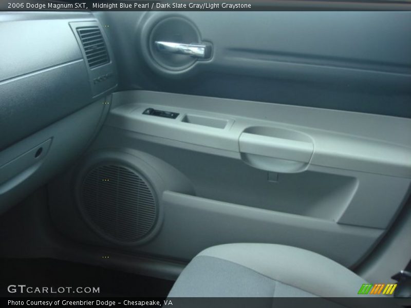 Midnight Blue Pearl / Dark Slate Gray/Light Graystone 2006 Dodge Magnum SXT