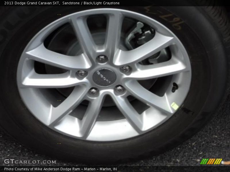 Sandstone / Black/Light Graystone 2013 Dodge Grand Caravan SXT