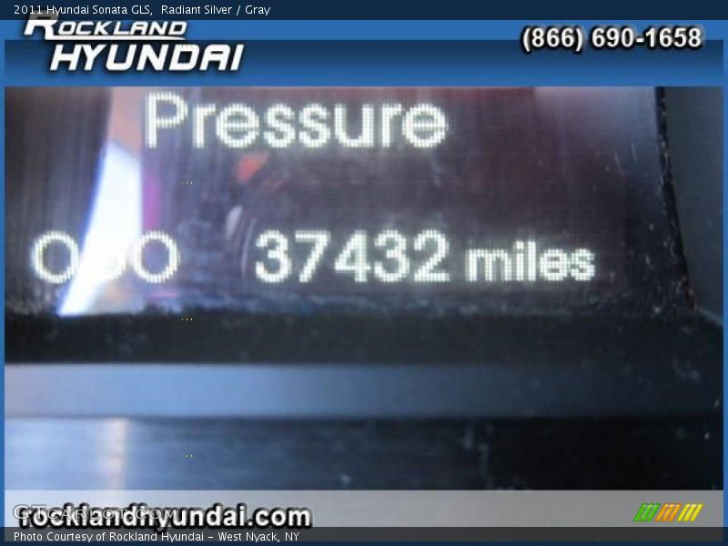 Radiant Silver / Gray 2011 Hyundai Sonata GLS