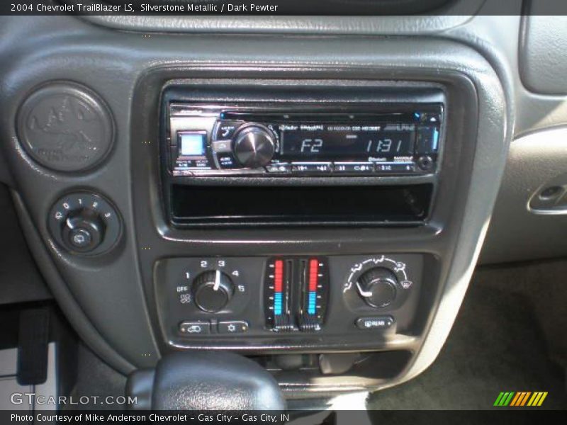 Silverstone Metallic / Dark Pewter 2004 Chevrolet TrailBlazer LS