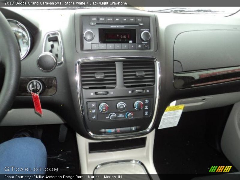 Stone White / Black/Light Graystone 2013 Dodge Grand Caravan SXT