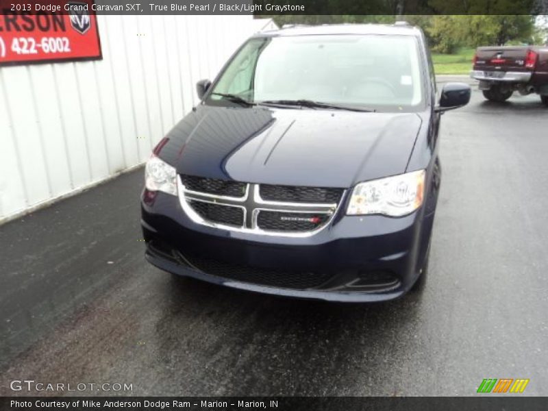 True Blue Pearl / Black/Light Graystone 2013 Dodge Grand Caravan SXT