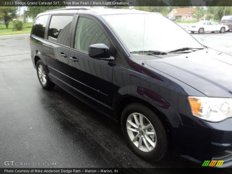 True Blue Pearl / Black/Light Graystone 2013 Dodge Grand Caravan SXT